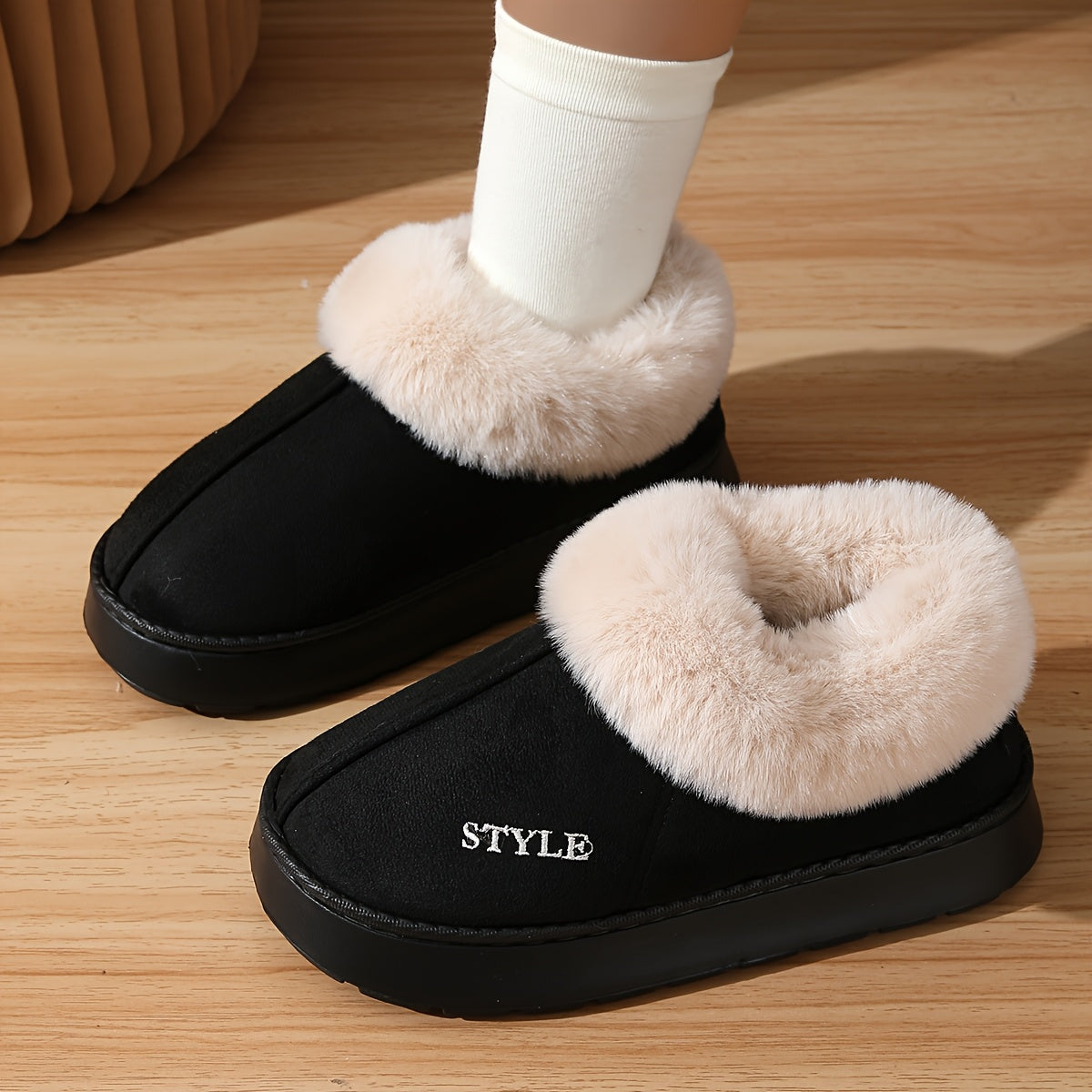 Cozy Fleece-Lined Women’s Slippers - Indoor Casual Slip-Ons with EVA Sole, Fabric Upper, and All-Season Comfort.