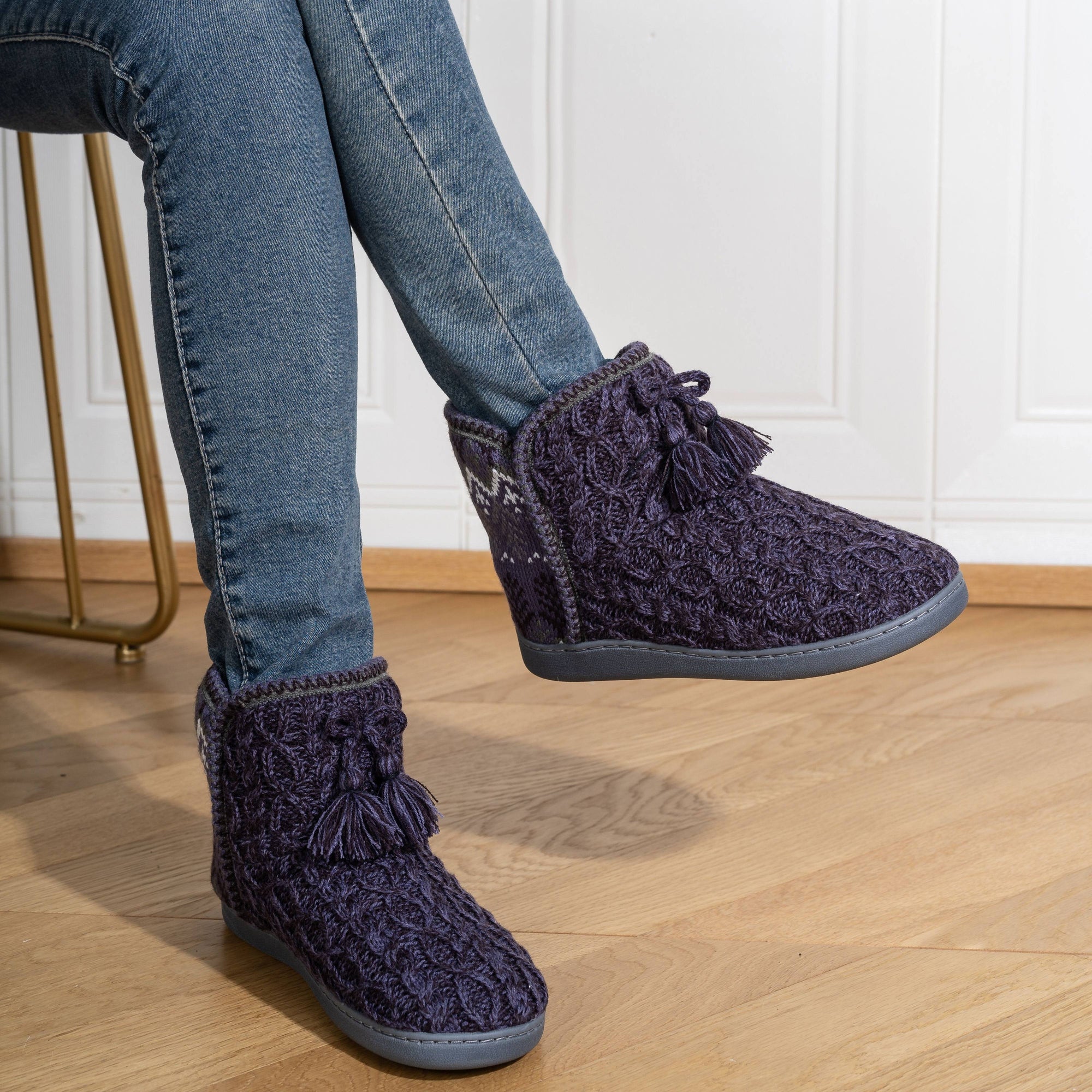 Cozy Tassel Knit Cotton Slippers - Warm Indoor Shoes for Women, Solid Color, Non-Slip TPR Sole, Fall/Winter.