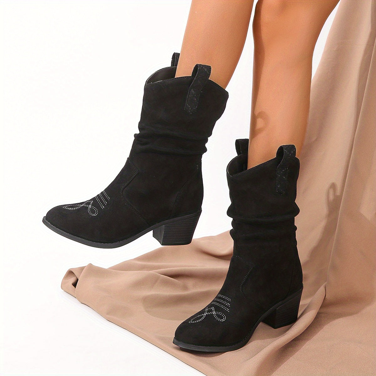 Stylish Women's Slouchy Ankle Boots - Low Heeled Retro Cowboy Boots for Women - Comfortable Pull-On Riding Boots with Chunky Heel for Casual Wear