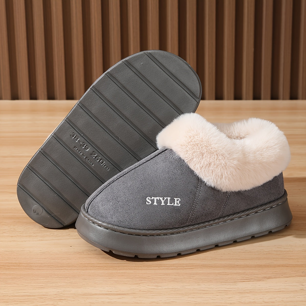 Cozy Fleece-Lined Women’s Slippers - Indoor Casual Slip-Ons with EVA Sole, Fabric Upper, and All-Season Comfort.