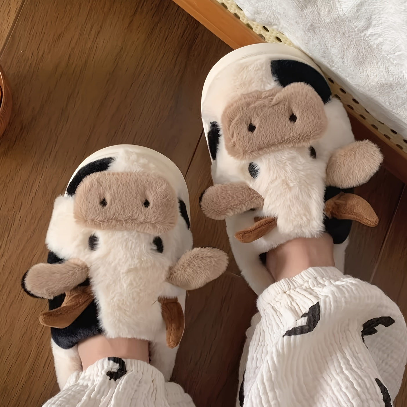 Cute Cow Design Slippers, Casual Slip On Plush Lined Shoes, Comfortable Indoor Home Slippers