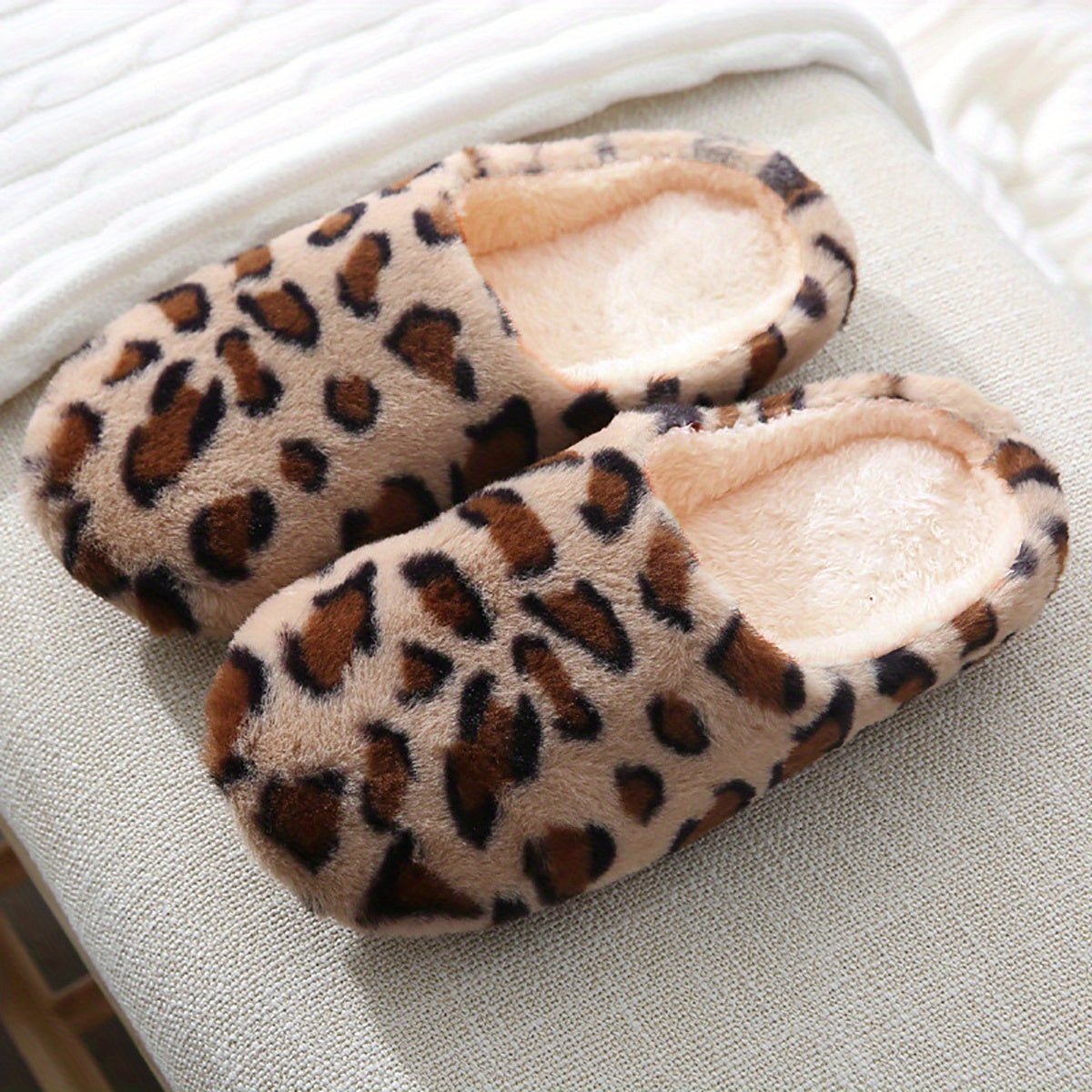 Women's Fluffy Home Slippers, Soft & Comfortable Leopard Pattern Indoor Slides