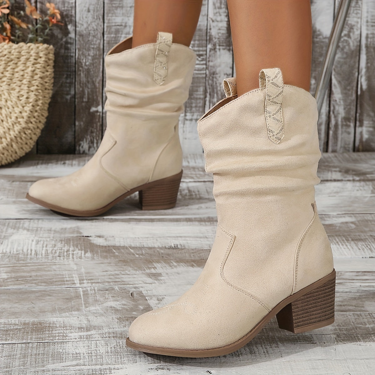 Stylish Women&#39;s Slouchy Ankle Boots - Low Heeled Retro Cowboy Boots for Women - Comfortable Pull-On Riding Boots with Chunky Heel for Casual Wear