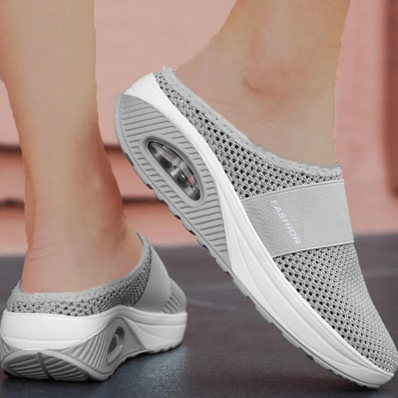 Women&#39;s Closed Toe Slip-On Slippers