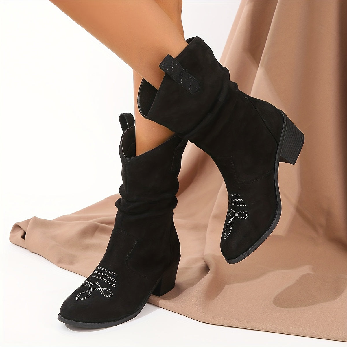 Stylish Women's Slouchy Ankle Boots - Low Heeled Retro Cowboy Boots for Women - Comfortable Pull-On Riding Boots with Chunky Heel for Casual Wear