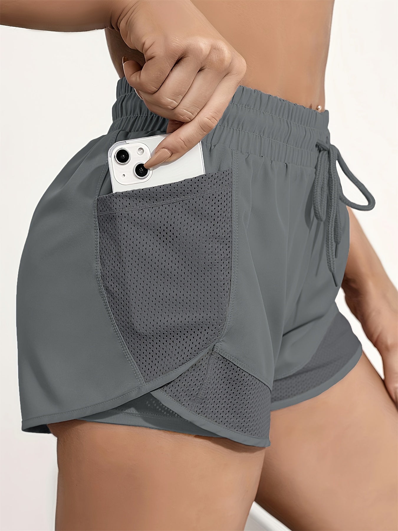 Women's 2-in-1 Yoga Shorts With Quick-Drying Fabric And Mesh Pockets For Casual Fitness And Gym Workouts